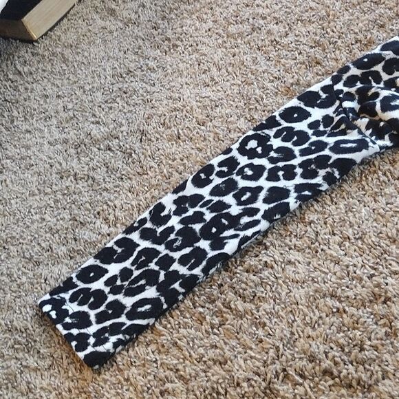 Ya Los Angeles Women's Size Large Leopard Print Long Sleeve Blouse Shirt, Top - Picture 7 of 14